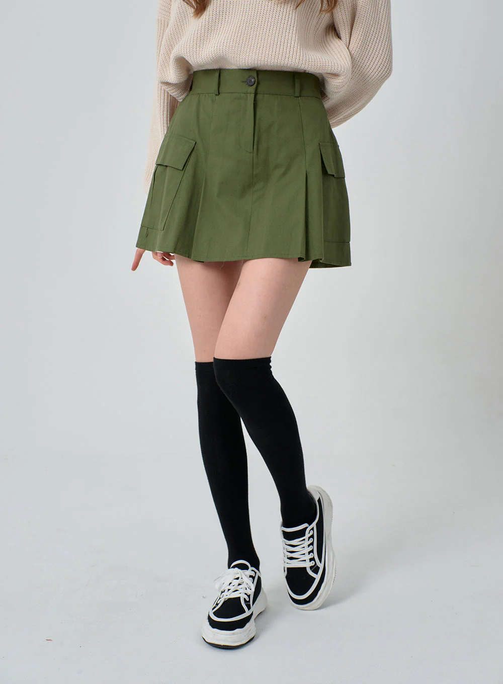 Double Pocket Pleated Mini Skirt OA01 - Image 3