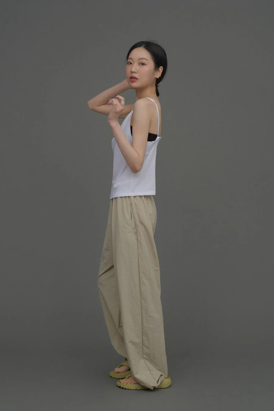 Loose Fit Banded Pants CA04 - Image 9