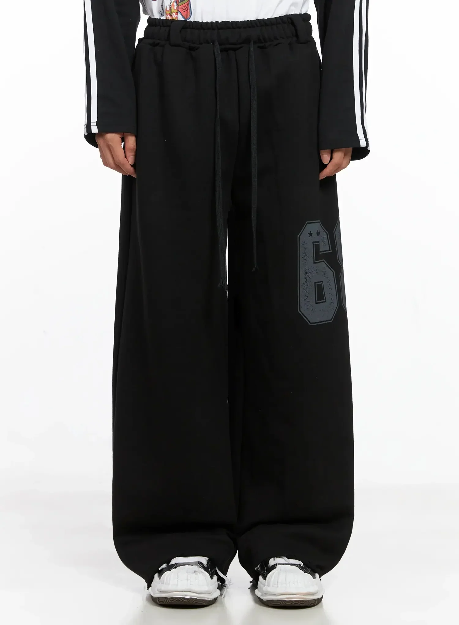 Men's Number Graphic Sweatpants IO516 - Image 5