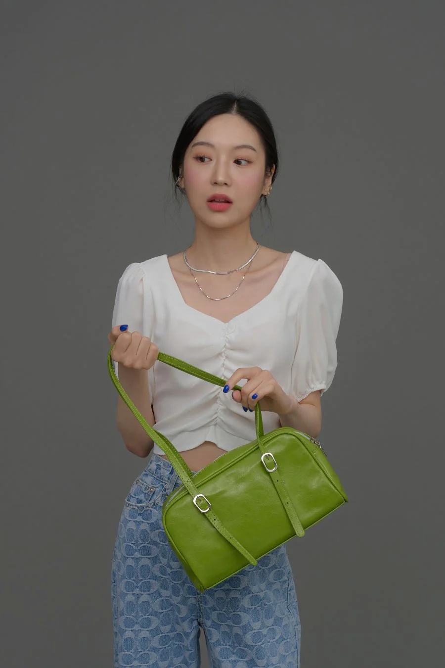 Square-shaped Shoulder Bag CA04 - Image 6