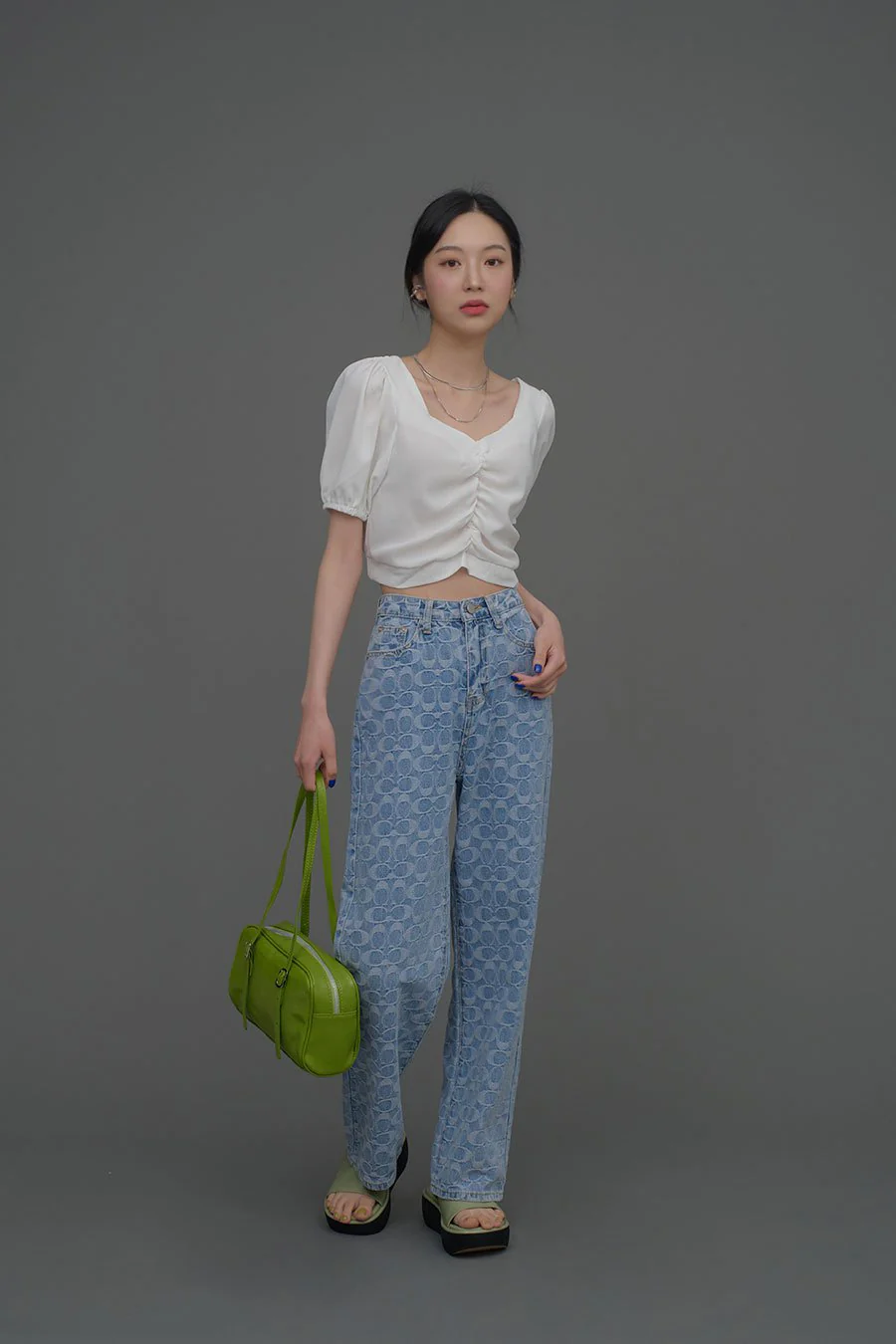 Square-shaped Shoulder Bag CA04 - Image 9